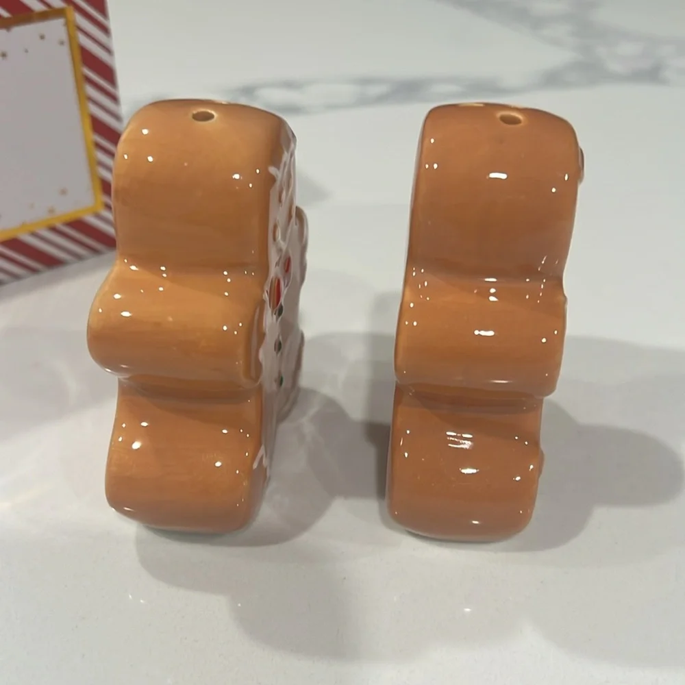 🫚CUTE.. Gingerbread Salt & Pepper Shakers